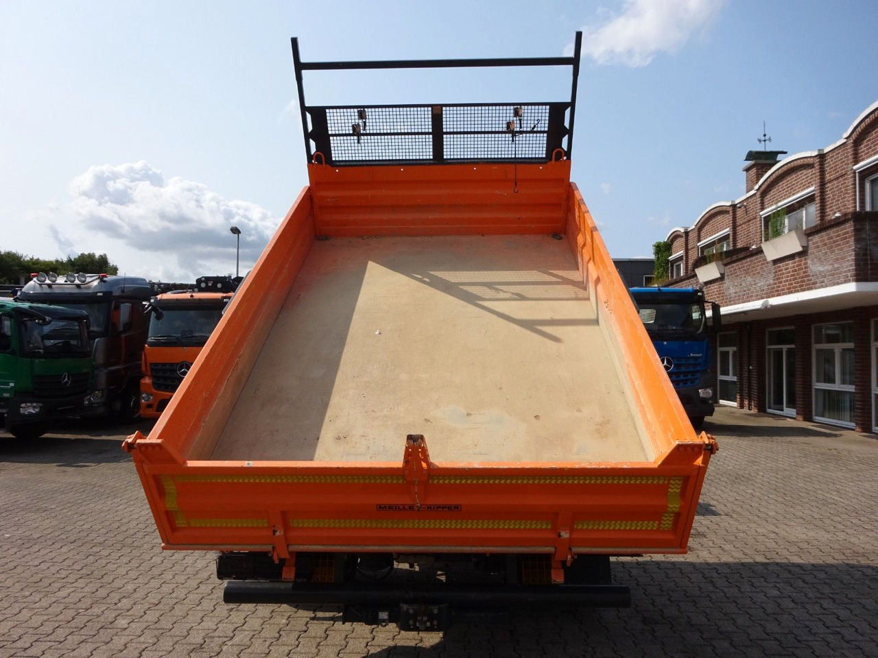 Camión volquete Iveco 120-210 MEILLER 3Skipper CNG GAS 4x2: foto 7 Camión volquete Iveco 120-210 MEILLER 3Skipper CNG GAS 4x2: foto 7