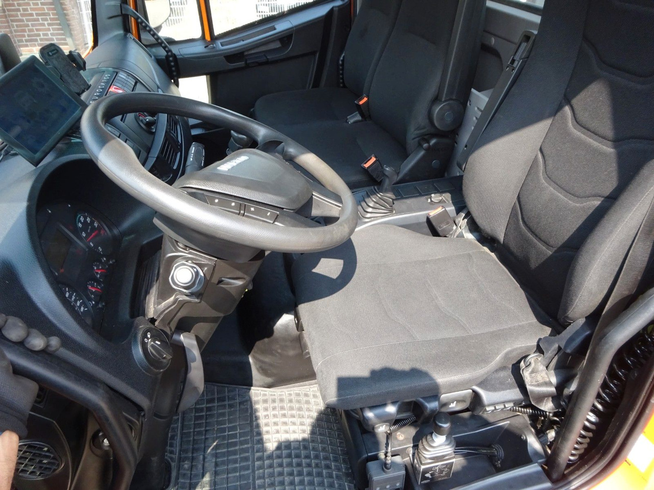 Camión volquete Iveco 120-210 MEILLER 3Skipper CNG GAS 4x2: foto 18 Camión volquete Iveco 120-210 MEILLER 3Skipper CNG GAS 4x2: foto 18