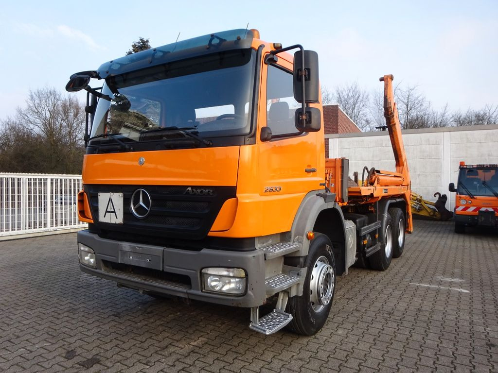Mercedes-Benz 2633 Axor MEILLER Absetzkipper 6x4 Mercedes-Benz 2633 Axor MEILLER Absetzkipper 6x4 - Camión portacontenedor de cadenas: foto 1 Mercedes-Benz 2633 Axor MEILLER Absetzkipper 6x4 Mercedes-Benz 2633 Axor MEILLER Absetzkipper 6x4 - Camión portacontenedor de cadenas: foto 1