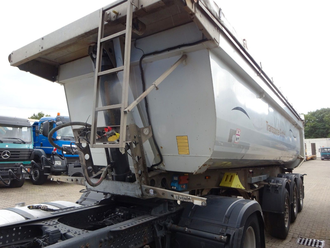 Schmitz Cargobull SKI 24 SL 7.2 Kipp Auflieger Mulde mit 3 Achsen - Semirremolque volquete: foto 2 Schmitz Cargobull SKI 24 SL 7.2 Kipp Auflieger Mulde mit 3 Achsen - Semirremolque volquete: foto 2