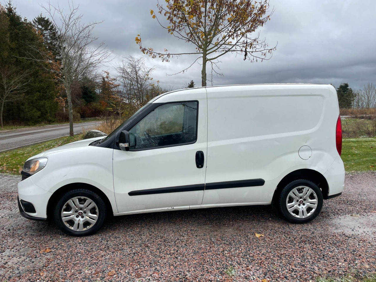 Fiat Doblo Doblò Basis Kasten 1.3 diesel - Coche familiar: foto 2 Fiat Doblo Doblò Basis Kasten 1.3 diesel - Coche familiar: foto 2