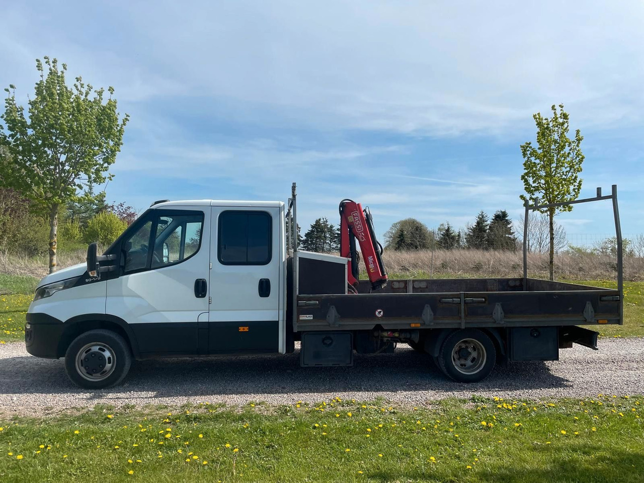 Iveco Daily 3.0 Fahrgestell Doppelkabine 50 C *Crane* - Furgoneta caja abierta, Furgoneta combi: foto 1 Iveco Daily 3.0 Fahrgestell Doppelkabine 50 C *Crane* - Furgoneta caja abierta, Furgoneta combi: foto 1