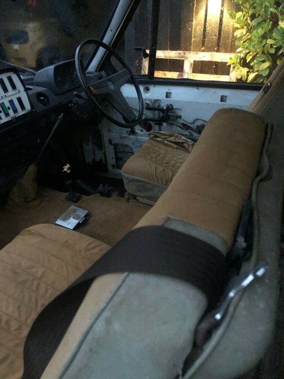 Land Rover Range Rover Classic Ambulance V8 *2900 brutto* - Ambulancia: foto 4 Land Rover Range Rover Classic Ambulance V8 *2900 brutto* - Ambulancia: foto 4