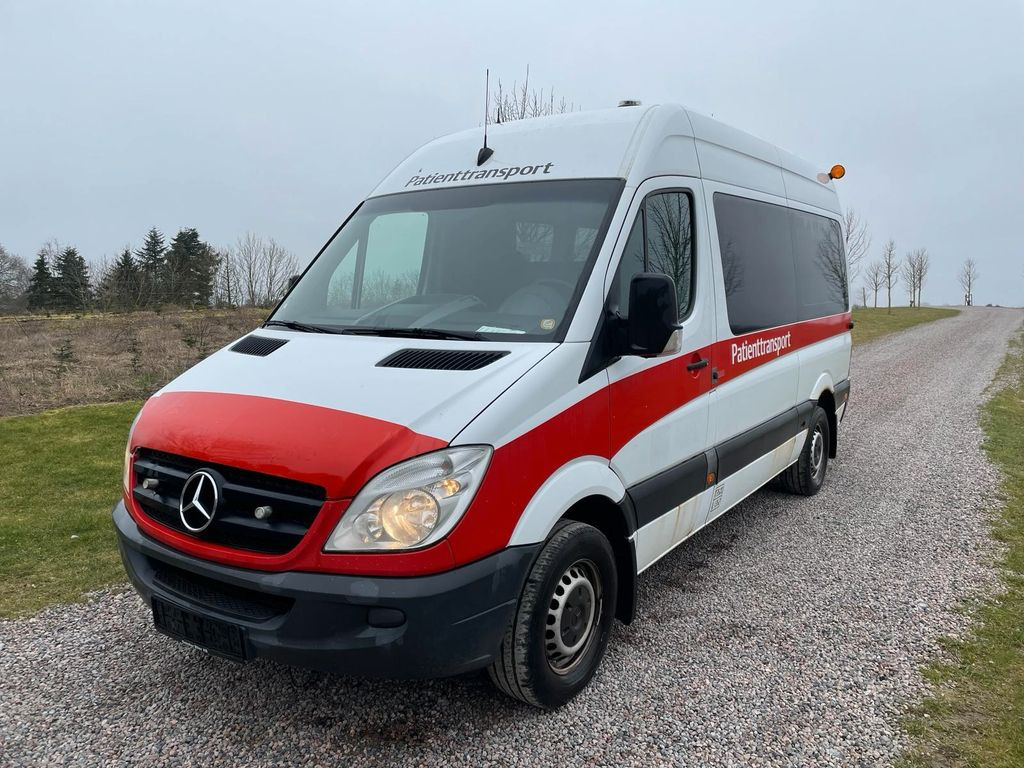 Mercedes-Benz Sprinter 315 CDI *ambulance *5800 € netto - Ambulancia: foto 1 Mercedes-Benz Sprinter 315 CDI *ambulance *5800 € netto - Ambulancia: foto 1