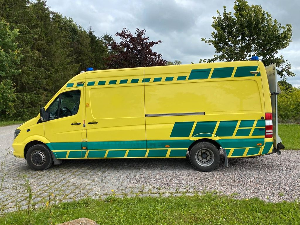 Mercedes-Benz Sprinter 519 CDI MAXI +Lift *25800€ netto - Ambulancia: foto 4 Mercedes-Benz Sprinter 519 CDI MAXI +Lift *25800€ netto - Ambulancia: foto 4