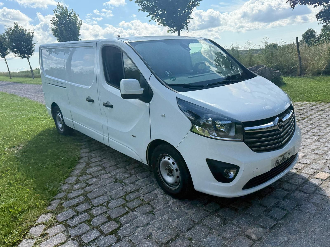 Opel Vivaro 1.6 cdti BiTurbo LANG *6000€ netto - Furgoneta pequeña: foto 2 Opel Vivaro 1.6 cdti BiTurbo LANG *6000€ netto - Furgoneta pequeña: foto 2