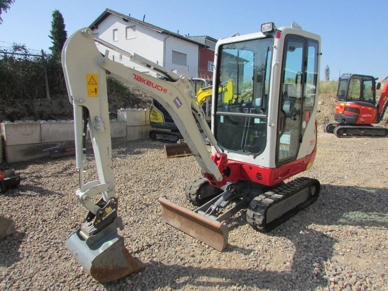Takeuchi TB 216 V0 Minibagger 23.500 EUR - Miniexcavadora: foto 2 Takeuchi TB 216 V0 Minibagger 23.500 EUR - Miniexcavadora: foto 2