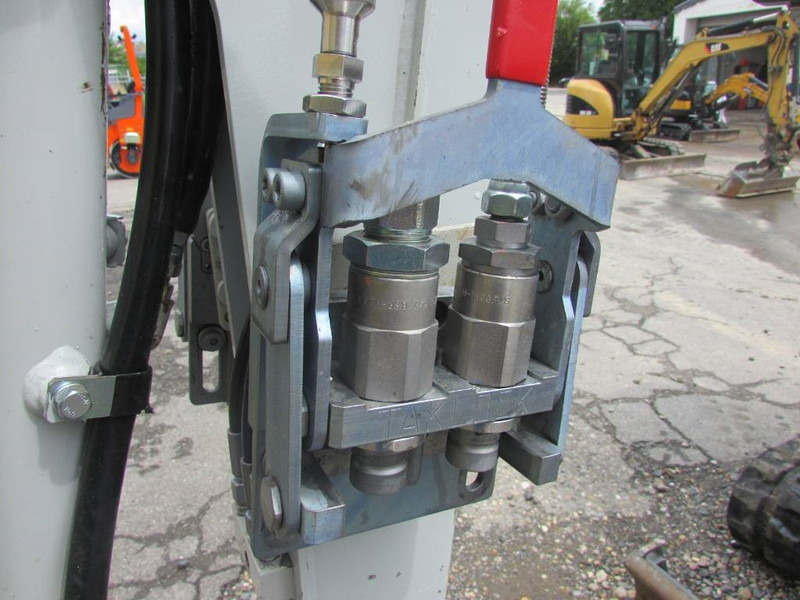 Takeuchi TB 216 V4 Minibagger 28.000 EUR - Miniexcavadora: foto 3 Takeuchi TB 216 V4 Minibagger 28.000 EUR - Miniexcavadora: foto 3