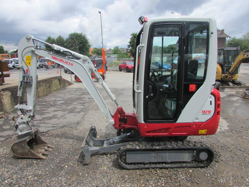 Takeuchi TB 216 V4 Minibagger 28.000 EUR - Miniexcavadora: foto 1 Takeuchi TB 216 V4 Minibagger 28.000 EUR - Miniexcavadora: foto 1