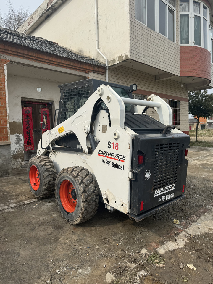 Minicargadora BOBCAT S18: foto 8 Minicargadora BOBCAT S18: foto 8
