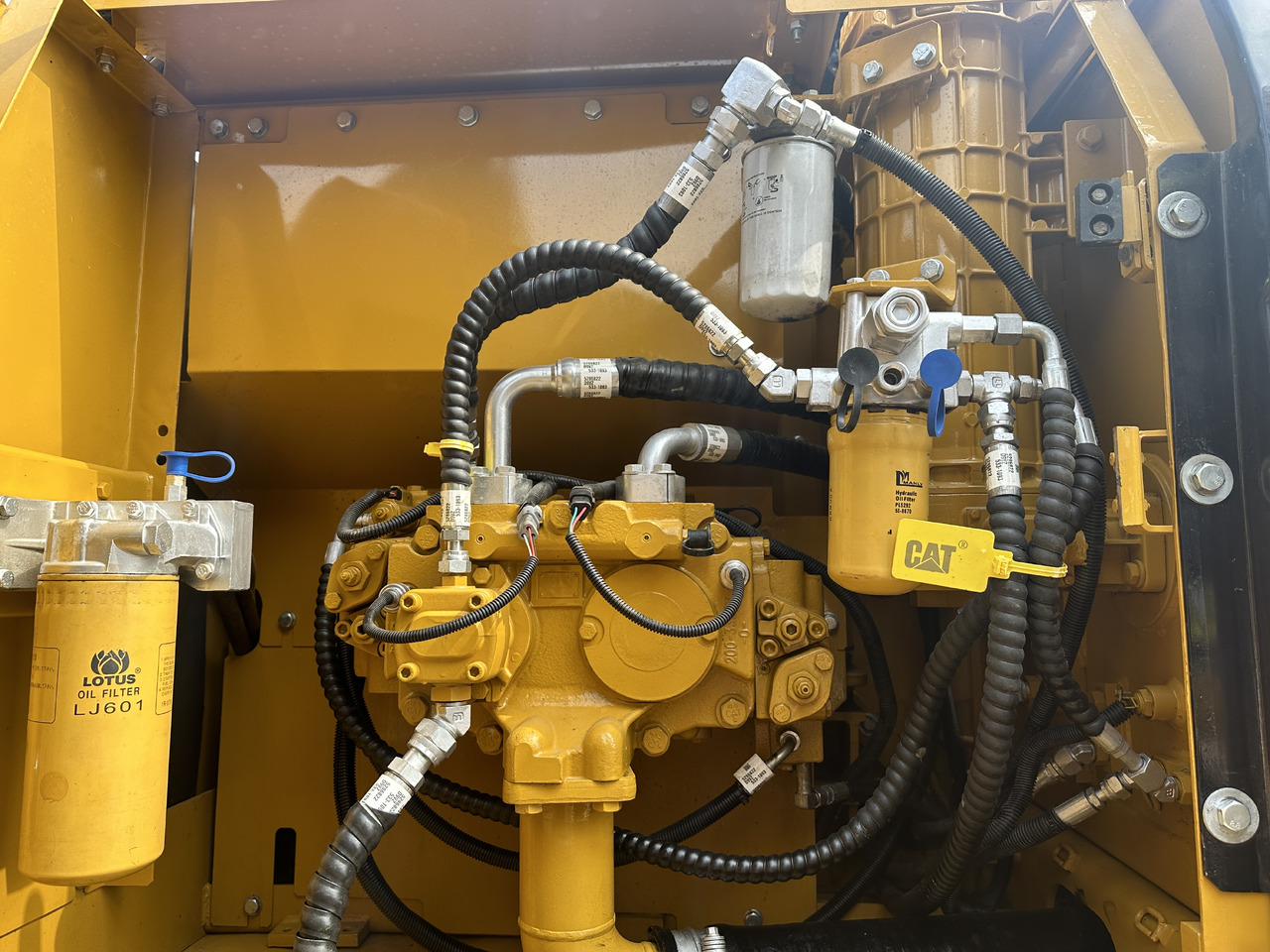 CATERPILLAR 320D2 - Excavadora de cadenas: foto 5 CATERPILLAR 320D2 - Excavadora de cadenas: foto 5