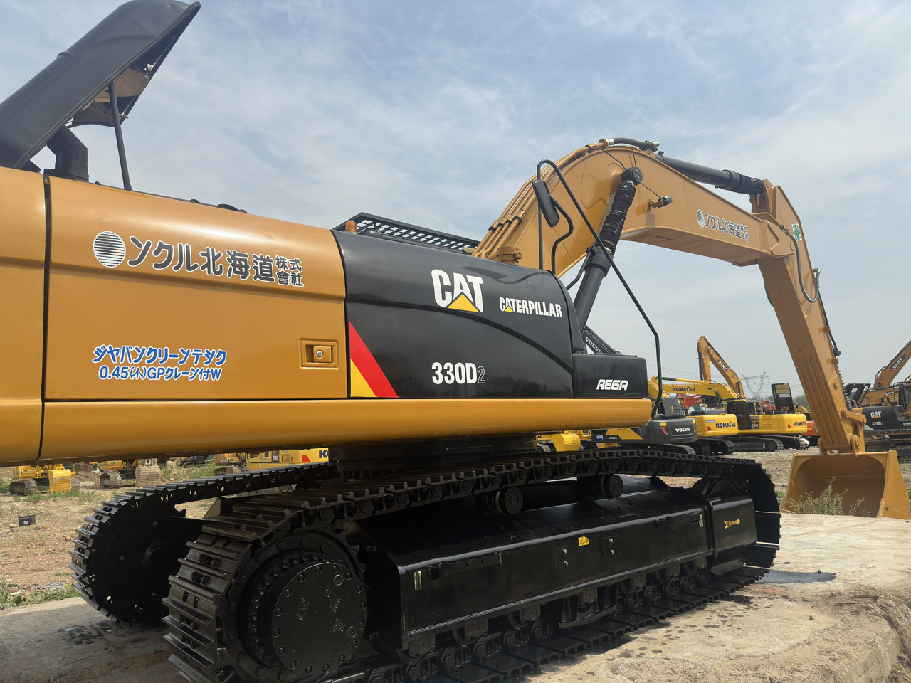 CATERPILLAR 330D2 - Excavadora de cadenas: foto 2 CATERPILLAR 330D2 - Excavadora de cadenas: foto 2