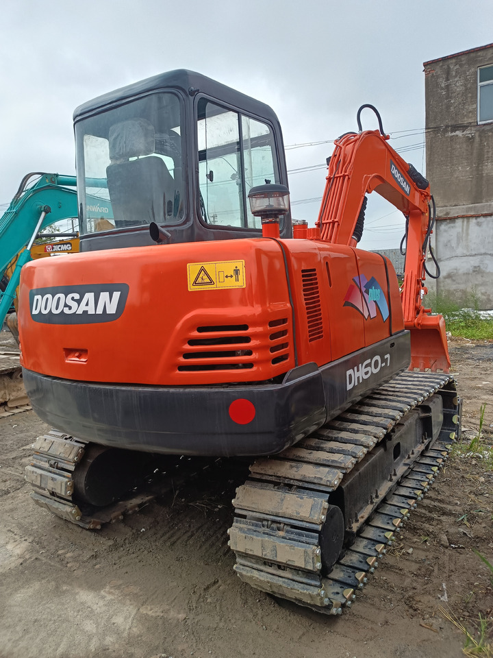 DOOSAN DH60-7 - Miniexcavadora: foto 3 DOOSAN DH60-7 - Miniexcavadora: foto 3