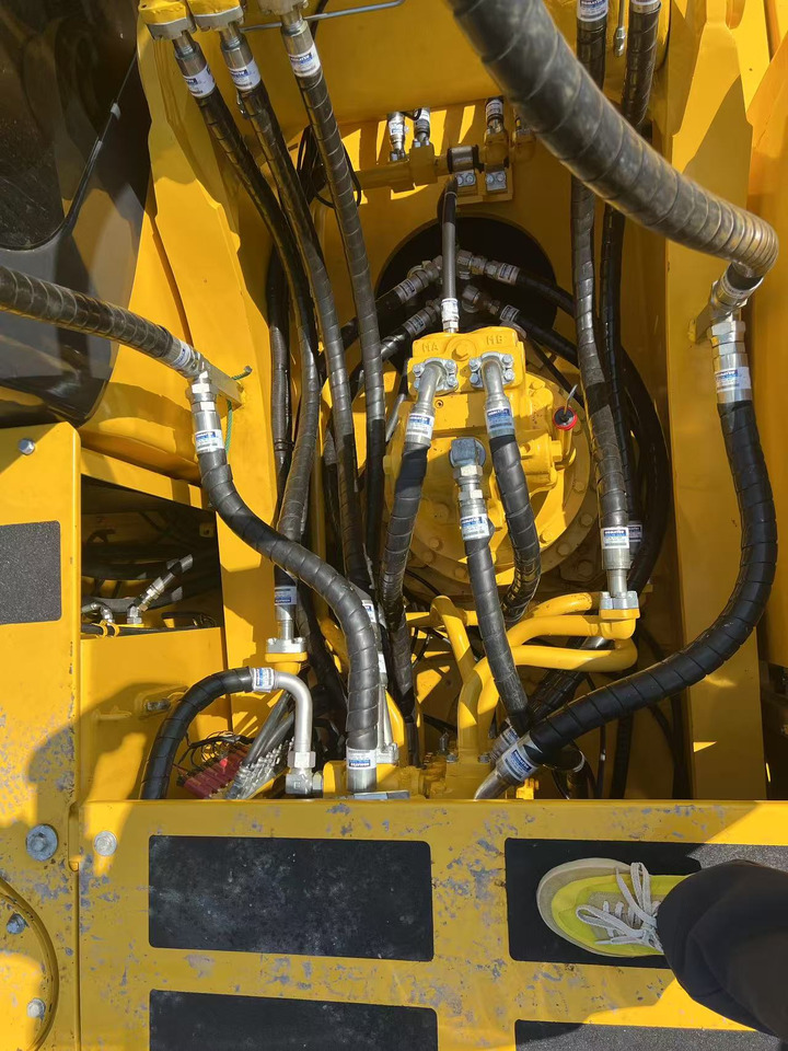 Excavadora de cadenas KOMATSU PC300-7: foto 7