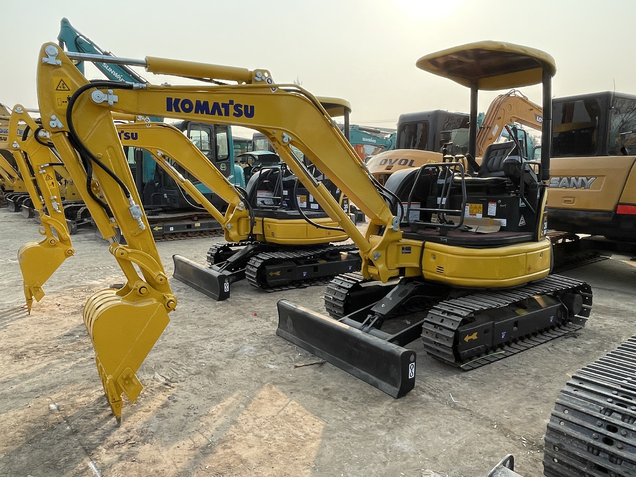KOMATSU PC30MR-3 - Miniexcavadora: foto 4 KOMATSU PC30MR-3 - Miniexcavadora: foto 4