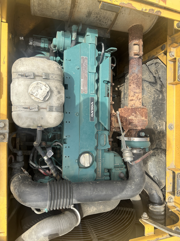 VOLVO EC220D - Excavadora de cadenas: foto 5 VOLVO EC220D - Excavadora de cadenas: foto 5