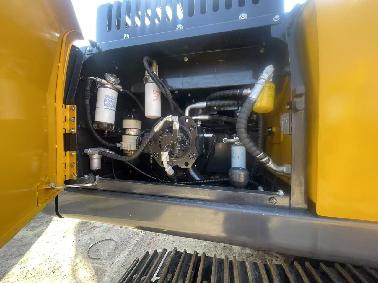 Excavadora de cadenas nuevo Volvo EC300DL: foto 9