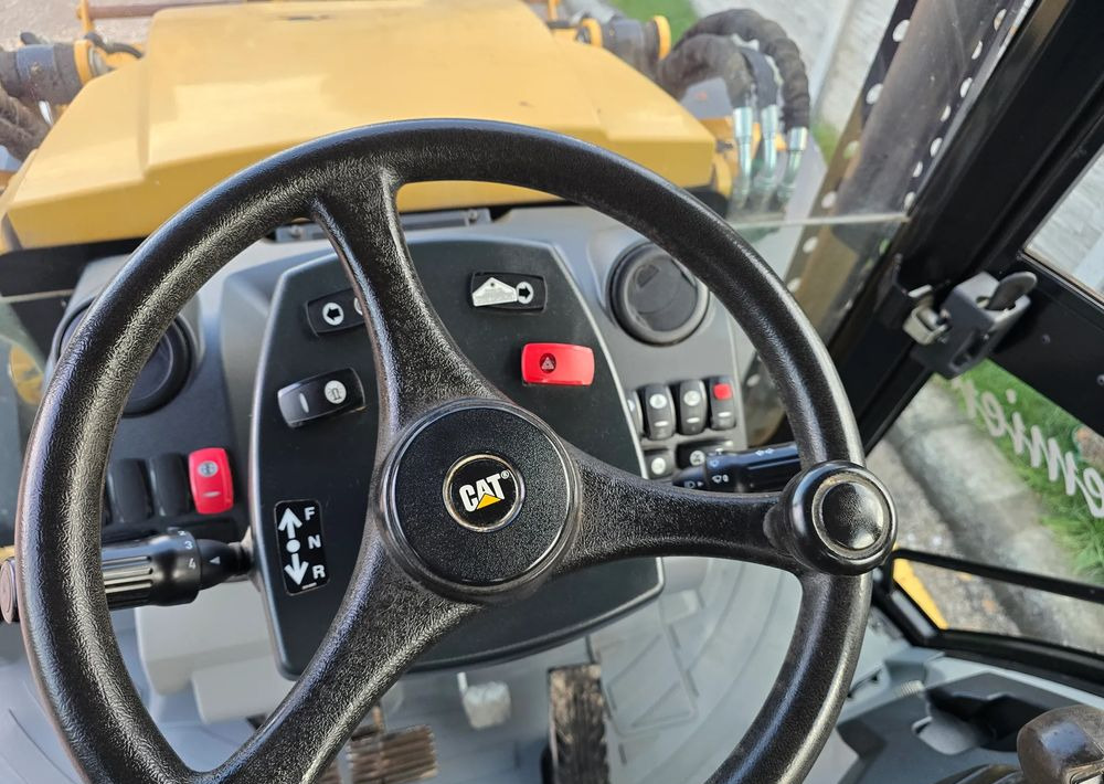 Retroexcavadora Caterpillar: foto 11