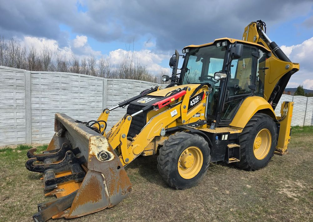 Caterpillar - Retroexcavadora: foto 1 Caterpillar - Retroexcavadora: foto 1