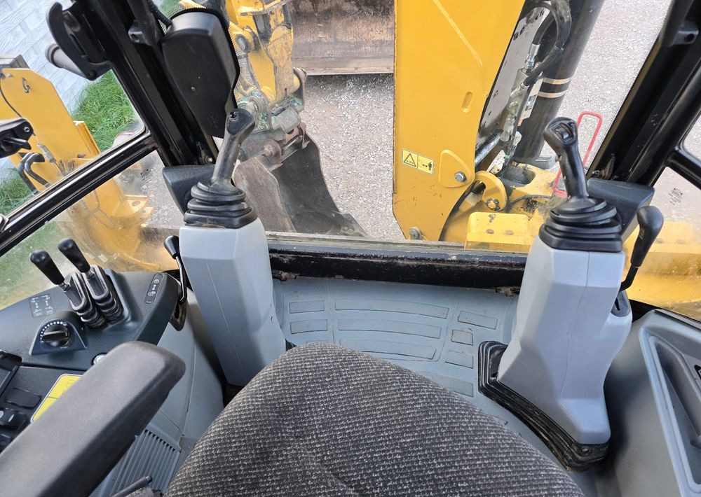 Retroexcavadora Caterpillar: foto 12