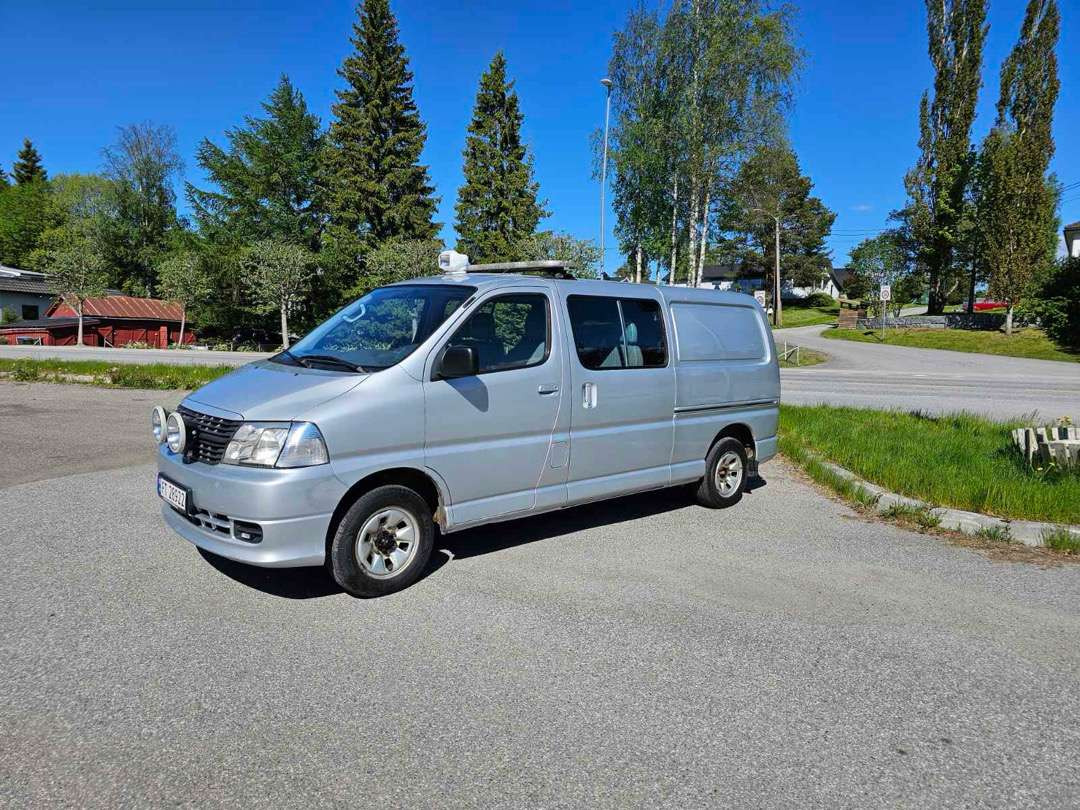2009 Personbil Toyota Hiace 4 WD Lang type 9 seter EU-Godkjent - Coche: foto 2 2009 Personbil Toyota Hiace 4 WD Lang type 9 seter EU-Godkjent - Coche: foto 2