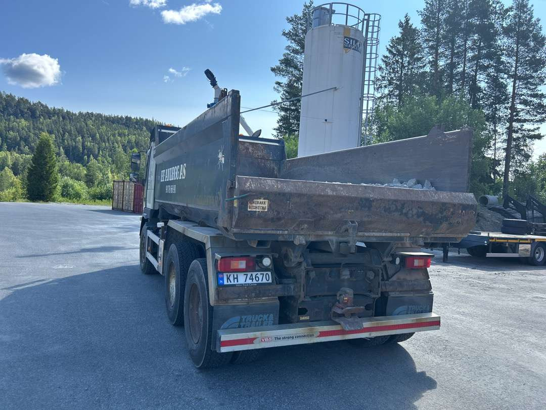 2011 Dumper VOLVO FM 500 Euroklasse 5T - Camión volquete: foto 4 2011 Dumper VOLVO FM 500 Euroklasse 5T - Camión volquete: foto 4