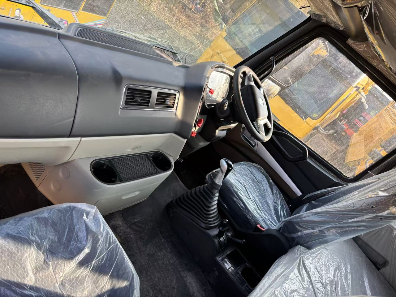 SINOTRUCK HOWO - Cabeza tractora: foto 4 SINOTRUCK HOWO - Cabeza tractora: foto 4