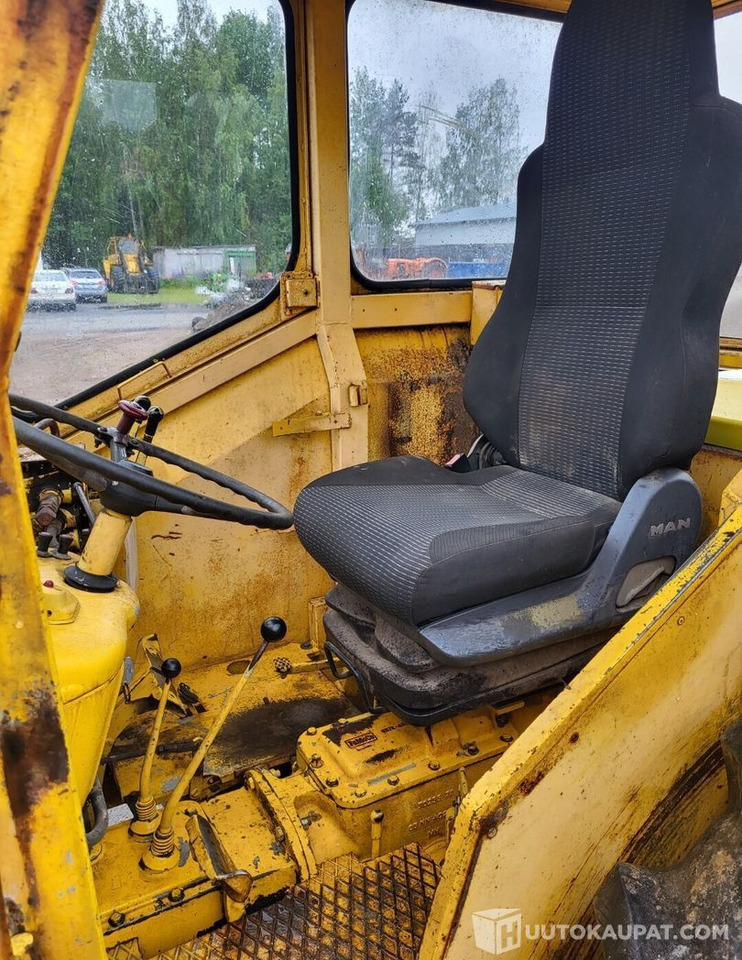 Ford 4550, 1971, Diesel Traktori + etukuormaaja MTK25, Virrat - Tractor: foto 5 Ford 4550, 1971, Diesel Traktori + etukuormaaja MTK25, Virrat - Tractor: foto 5