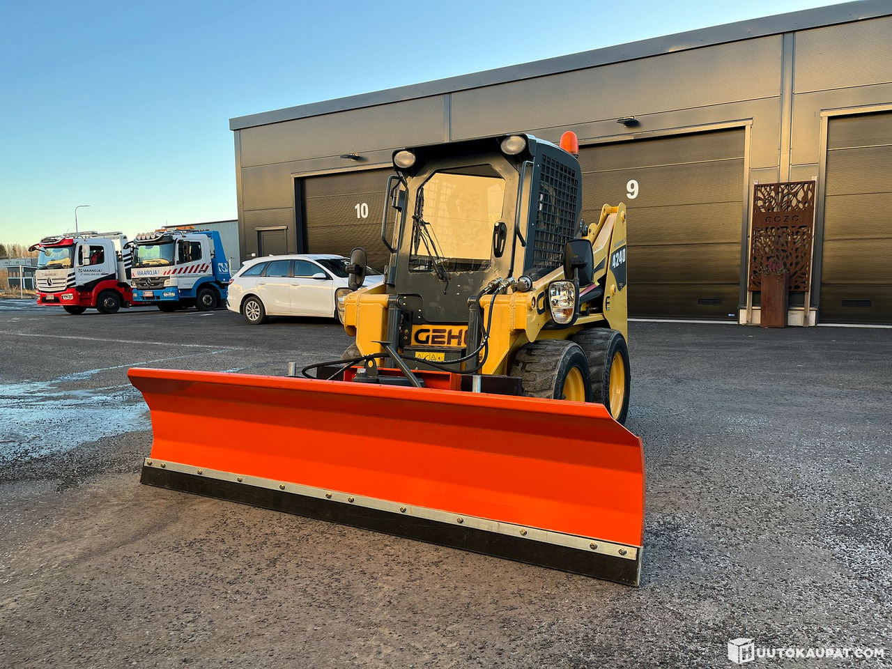 Gehl 4240, year 2012, only 954 h + 3 attachments, Tampere - Minicargadora: foto 2 Gehl 4240, year 2012, only 954 h + 3 attachments, Tampere - Minicargadora: foto 2