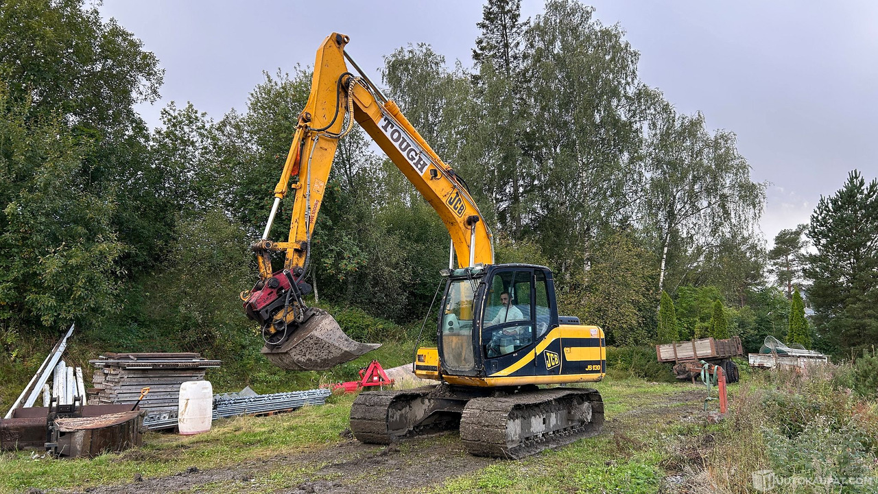 Tela-alustainen kaivinkone, JCB JS130, vm. 2003, sekä kolme kauhaa ja koura, Nousiainen - Maquinaria de construcción: foto 2 Tela-alustainen kaivinkone, JCB JS130, vm. 2003, sekä kolme kauhaa ja koura, Nousiainen - Maquinaria de construcción: foto 2