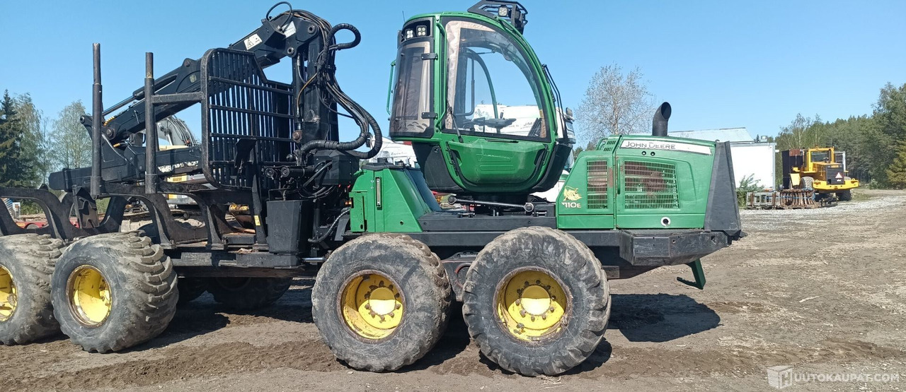 John Deere 1110E, 2013, Diesel, 25 000 h Kuorma traktori / Ajokone, Leppävirta - Maquinaria forestal: foto 1 John Deere 1110E, 2013, Diesel, 25 000 h Kuorma traktori / Ajokone, Leppävirta - Maquinaria forestal: foto 1