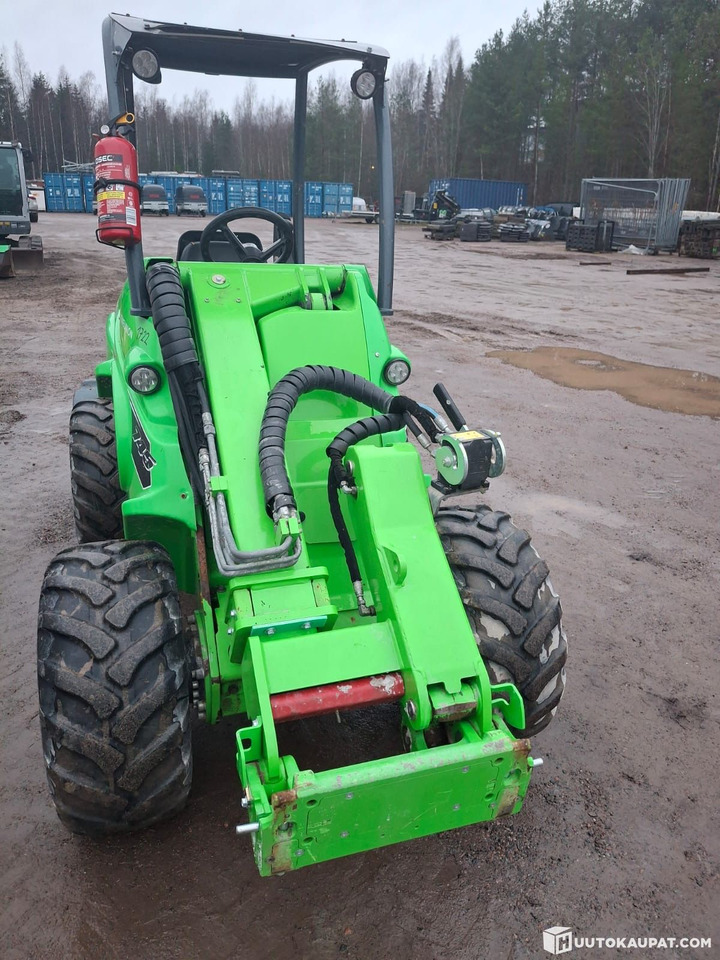 Mini loader Avant 745, 2017, 3,383 h, Nurmijärvi - Cargadora articulada: foto 4 Mini loader Avant 745, 2017, 3,383 h, Nurmijärvi - Cargadora articulada: foto 4