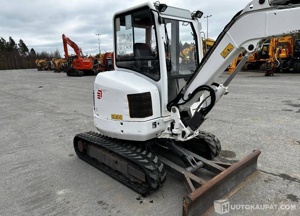 Volvo ECR 38 / Kallistuvaliitin, Uudet telat!, 2012, 3 245 h Kaivinkone, Ilmajoki - Miniexcavadora: foto 5 Volvo ECR 38 / Kallistuvaliitin, Uudet telat!, 2012, 3 245 h Kaivinkone, Ilmajoki - Miniexcavadora: foto 5