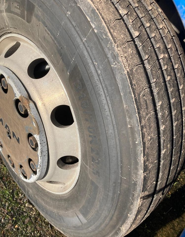 MAN TGS 18.400 NAUKA JAZDY z Niemiec NISKA KABINA ELKA AUTOMAT 4x2 STANDARD 315/70r22.5 SUPER STAN TGX 470 460 420 430 500 510 400 360 410 - Cabeza tractora: foto 4 MAN TGS 18.400 NAUKA JAZDY z Niemiec NISKA KABINA ELKA AUTOMAT 4x2 STANDARD 315/70r22.5 SUPER STAN TGX 470 460 420 430 500 510 400 360 410 - Cabeza tractora: foto 4