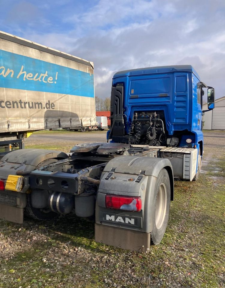 MAN TGS 18.400 NAUKA JAZDY z Niemiec NISKA KABINA ELKA AUTOMAT 4x2 STANDARD 315/70r22.5 SUPER STAN TGX 470 460 420 430 500 510 400 360 410 - Cabeza tractora: foto 2 MAN TGS 18.400 NAUKA JAZDY z Niemiec NISKA KABINA ELKA AUTOMAT 4x2 STANDARD 315/70r22.5 SUPER STAN TGX 470 460 420 430 500 510 400 360 410 - Cabeza tractora: foto 2