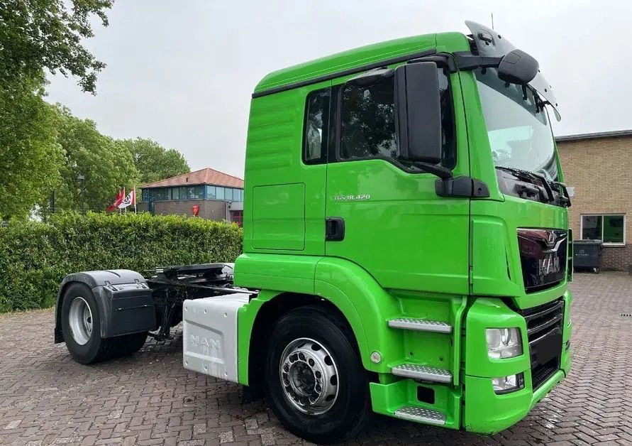 MAN TGS 18.420 NAUKA JAZDY POLIFT ELKA AUTOMAT 4x2 STANDARD 315/70r22.5 SUPER STAN TGX 470 460 420 430 500 510 400 360 410 - Cabeza tractora: foto 1 MAN TGS 18.420 NAUKA JAZDY POLIFT ELKA AUTOMAT 4x2 STANDARD 315/70r22.5 SUPER STAN TGX 470 460 420 430 500 510 400 360 410 - Cabeza tractora: foto 1