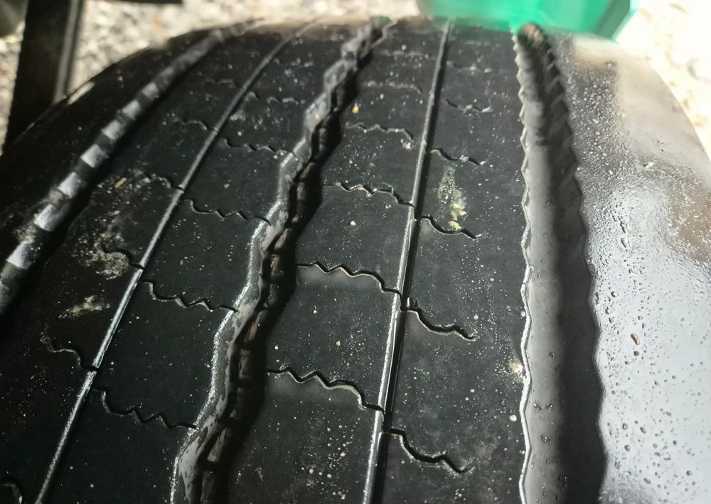 Camión caja cerrada DAF XF ORYGINALNY PRZEBIEG z Niemiec / TANDEM ZESTAW PRZEJAZDOWY Z WINDĄ: foto 12 Camión caja cerrada DAF XF ORYGINALNY PRZEBIEG z Niemiec / TANDEM ZESTAW PRZEJAZDOWY Z WINDĄ: foto 12