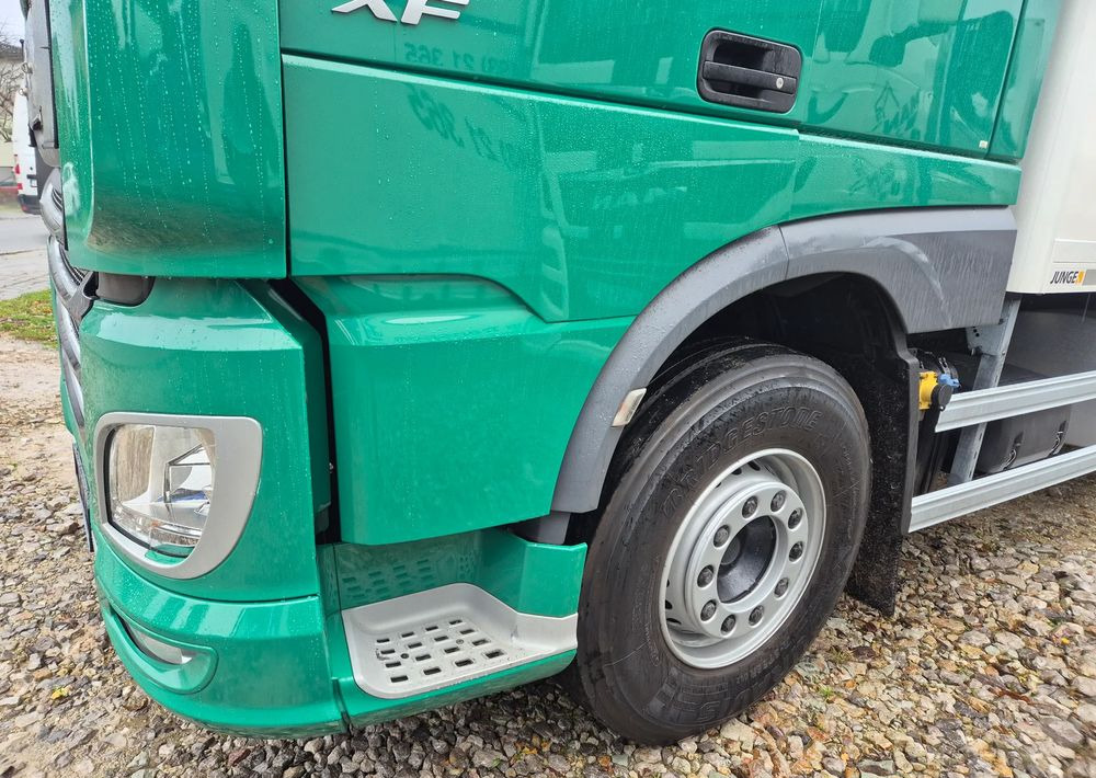 Camión caja cerrada DAF XF ORYGINALNY PRZEBIEG z Niemiec / TANDEM ZESTAW PRZEJAZDOWY Z WINDĄ: foto 16 Camión caja cerrada DAF XF ORYGINALNY PRZEBIEG z Niemiec / TANDEM ZESTAW PRZEJAZDOWY Z WINDĄ: foto 16