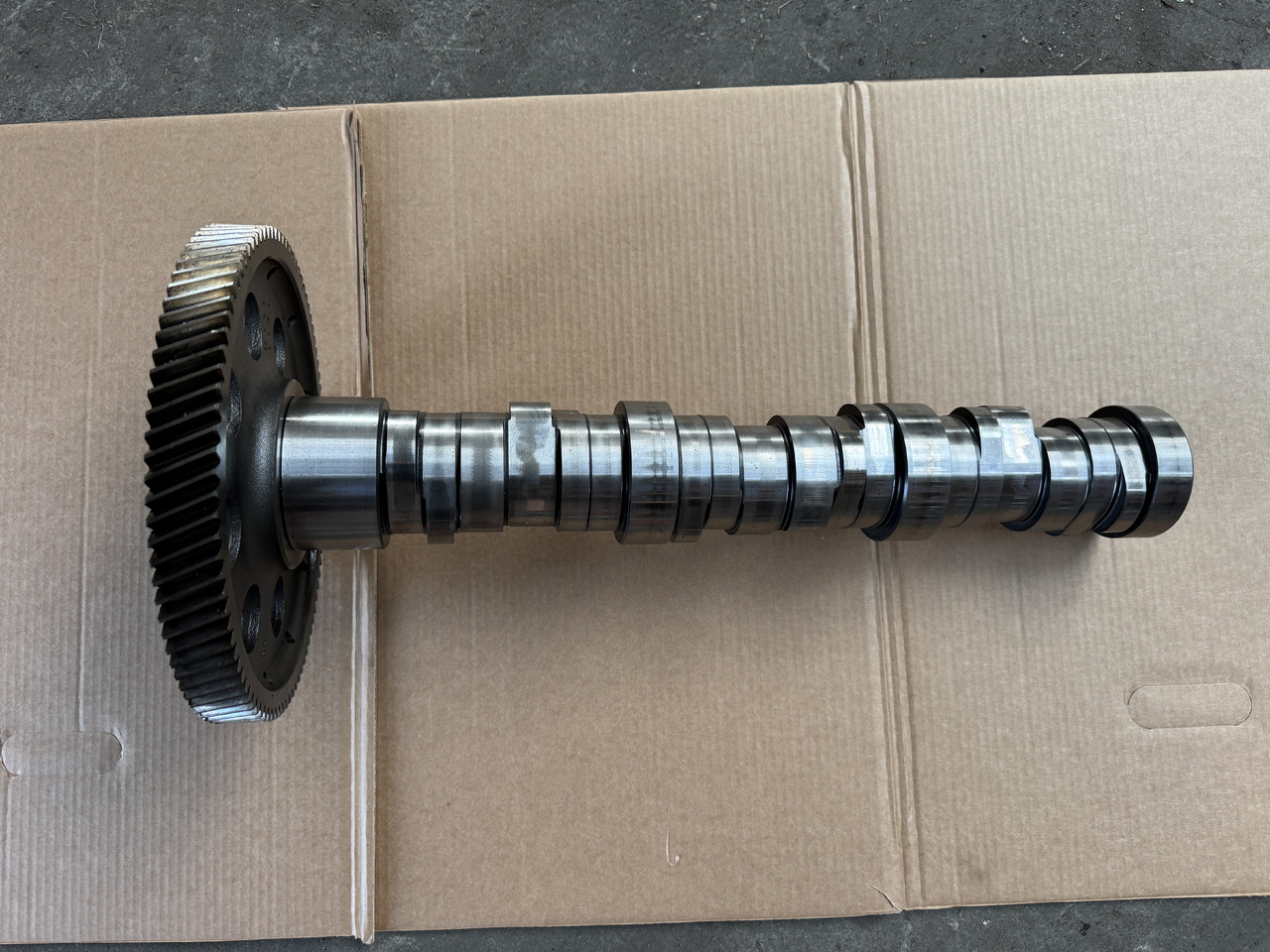 Mercedes Actros MP 2 MP 3 - Árbol de levas: foto 3 Mercedes Actros MP 2 MP 3 - Árbol de levas: foto 3