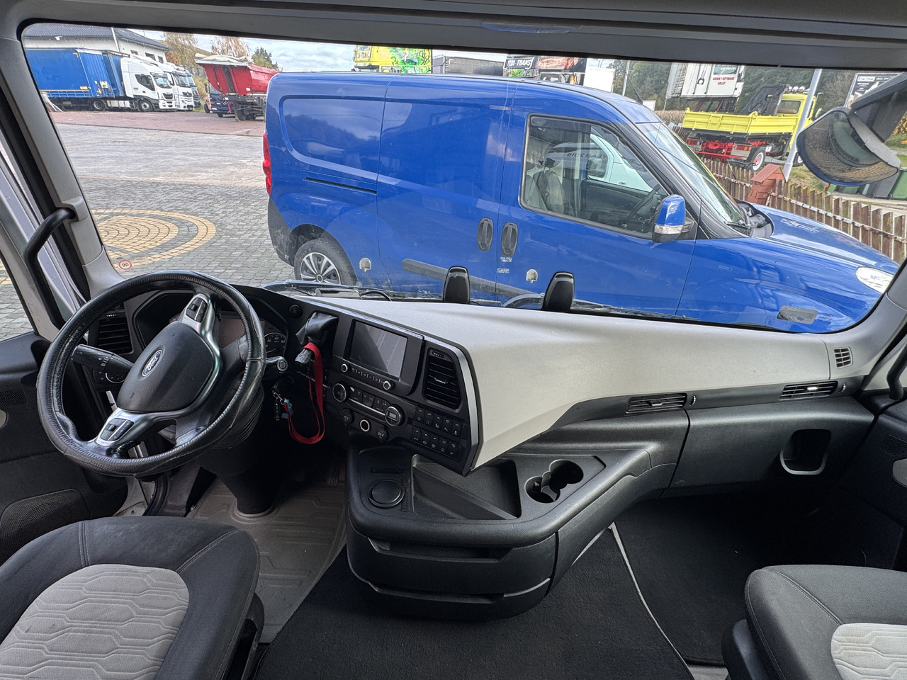 Ford F-Max 500 - Salpicadero: foto 1 Ford F-Max 500 - Salpicadero: foto 1