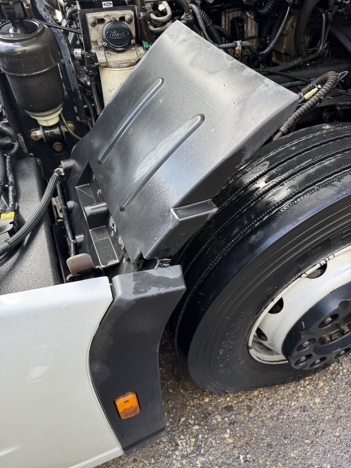 Ford F-Max - Guardabarros: foto 1 Ford F-Max - Guardabarros: foto 1