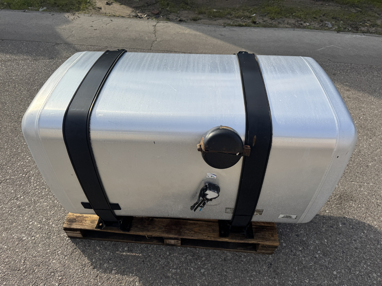 Ford F-Max - Depósito de combustible: foto 2 Ford F-Max - Depósito de combustible: foto 2