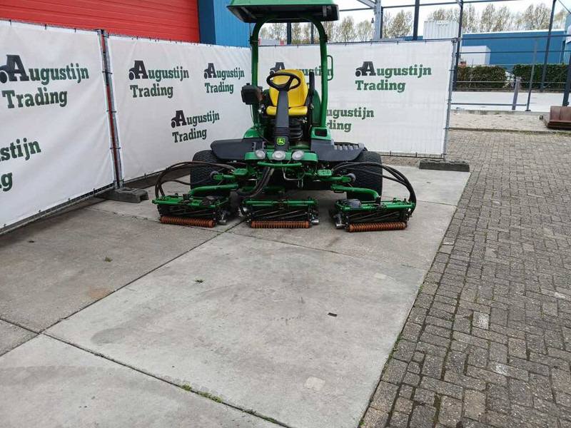 John Deere 8700A - Cortacésped: foto 2 John Deere 8700A - Cortacésped: foto 2