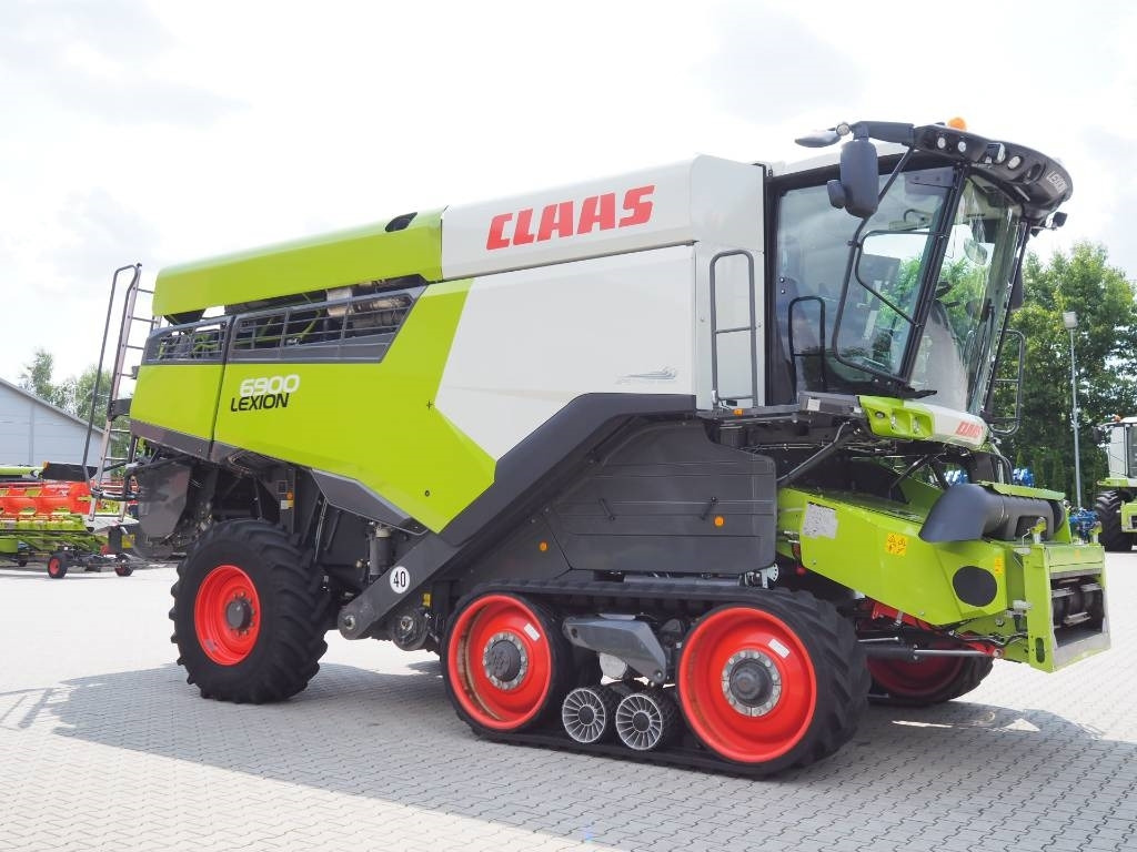Claas Lexion 6900 TT + V930 - Cosechadora de granos: foto 4 Claas Lexion 6900 TT + V930 - Cosechadora de granos: foto 4