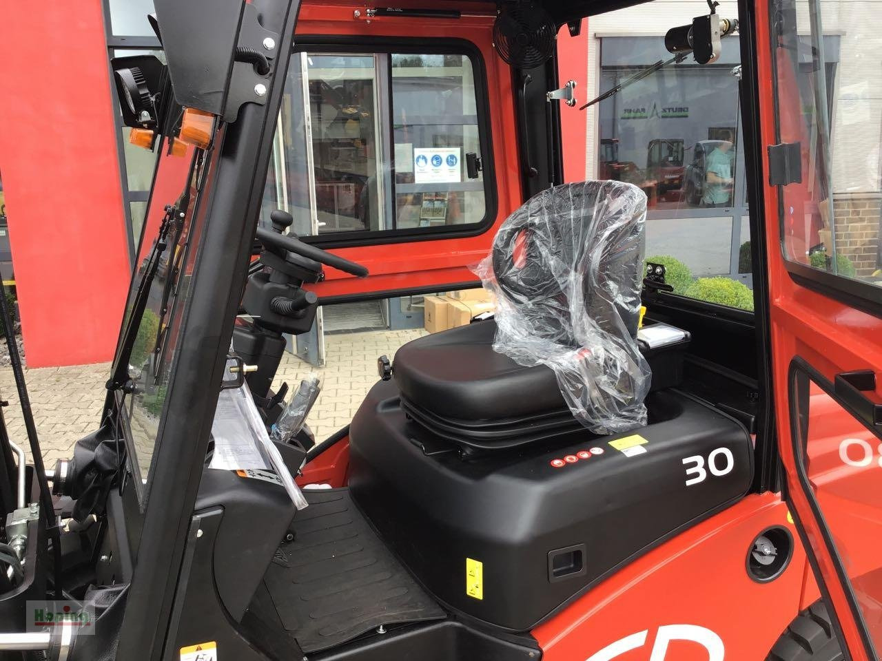 EP Equipment CPCD30T8 Kabine - Carretilla elevadora diésel: foto 4 EP Equipment CPCD30T8 Kabine - Carretilla elevadora diésel: foto 4