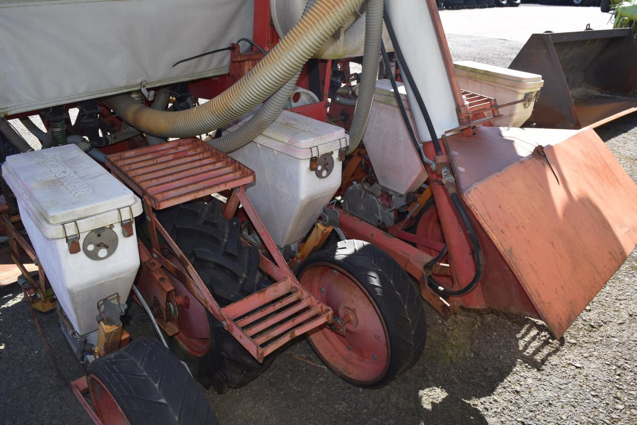 Becker P8Z - Sembradora de precisión: foto 5 Becker P8Z - Sembradora de precisión: foto 5