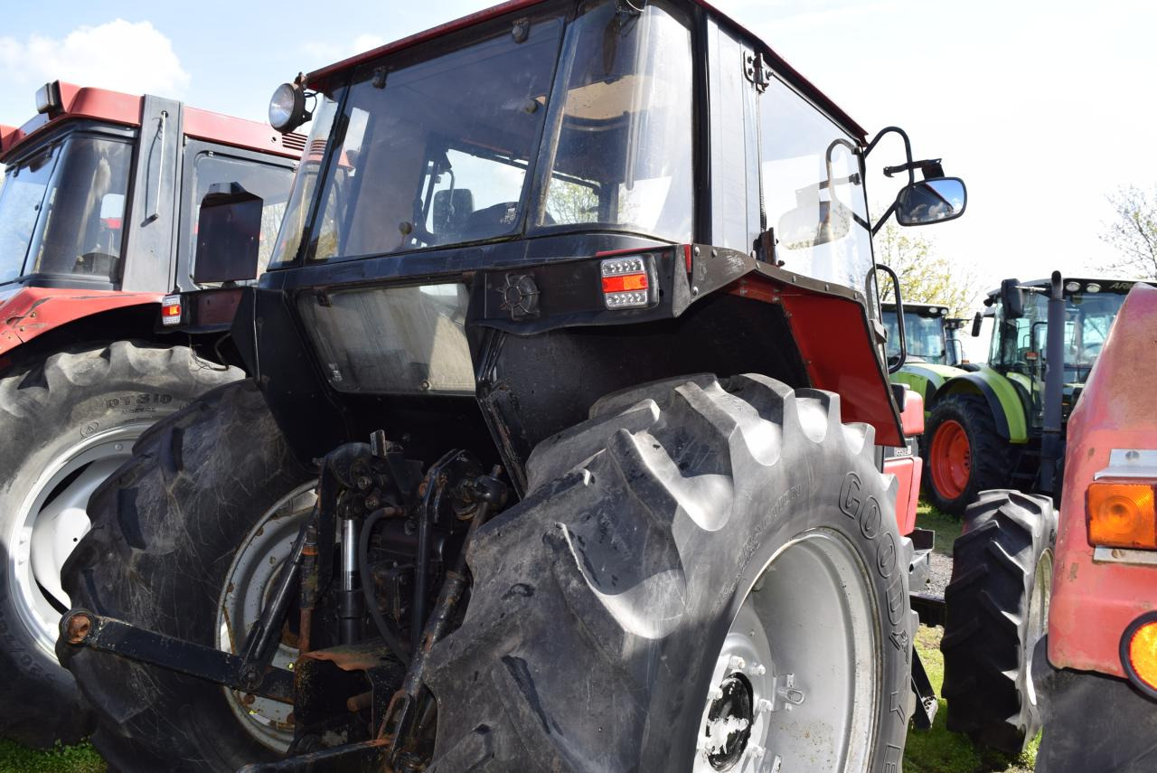 Case-IH 844 XLN - Tractor: foto 4 Case-IH 844 XLN - Tractor: foto 4