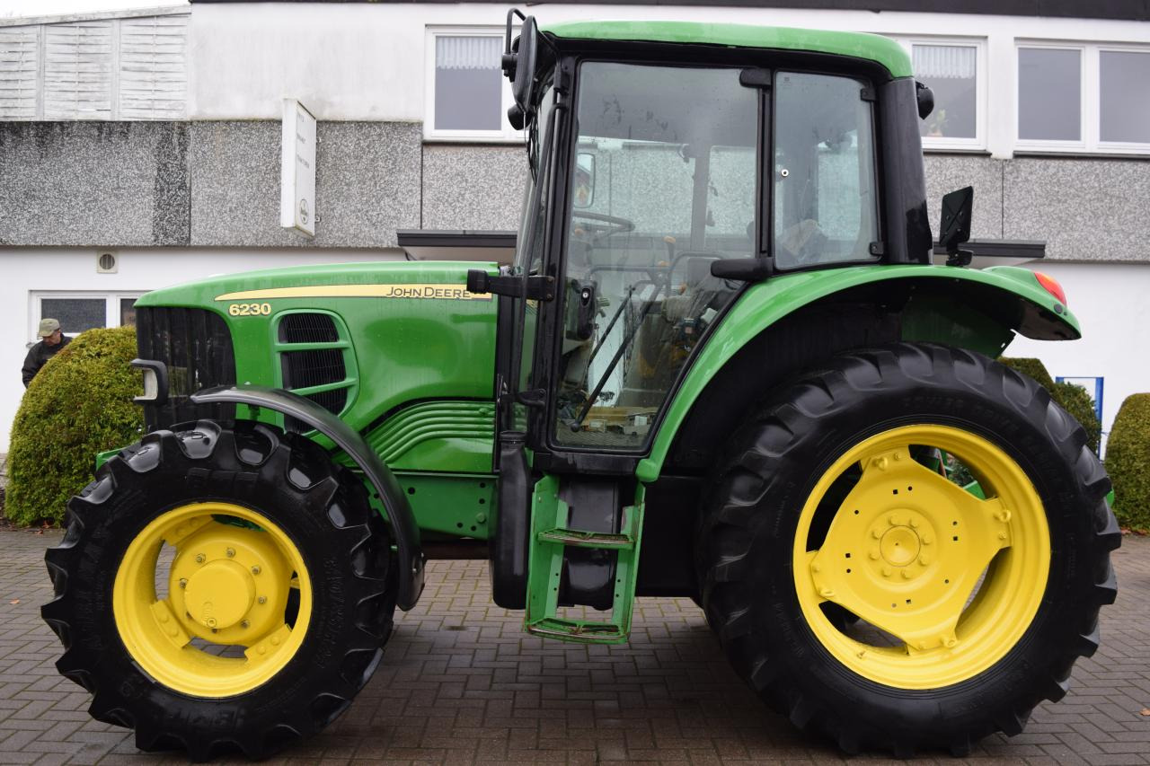 John Deere 6230 - Tractor: foto 4 John Deere 6230 - Tractor: foto 4