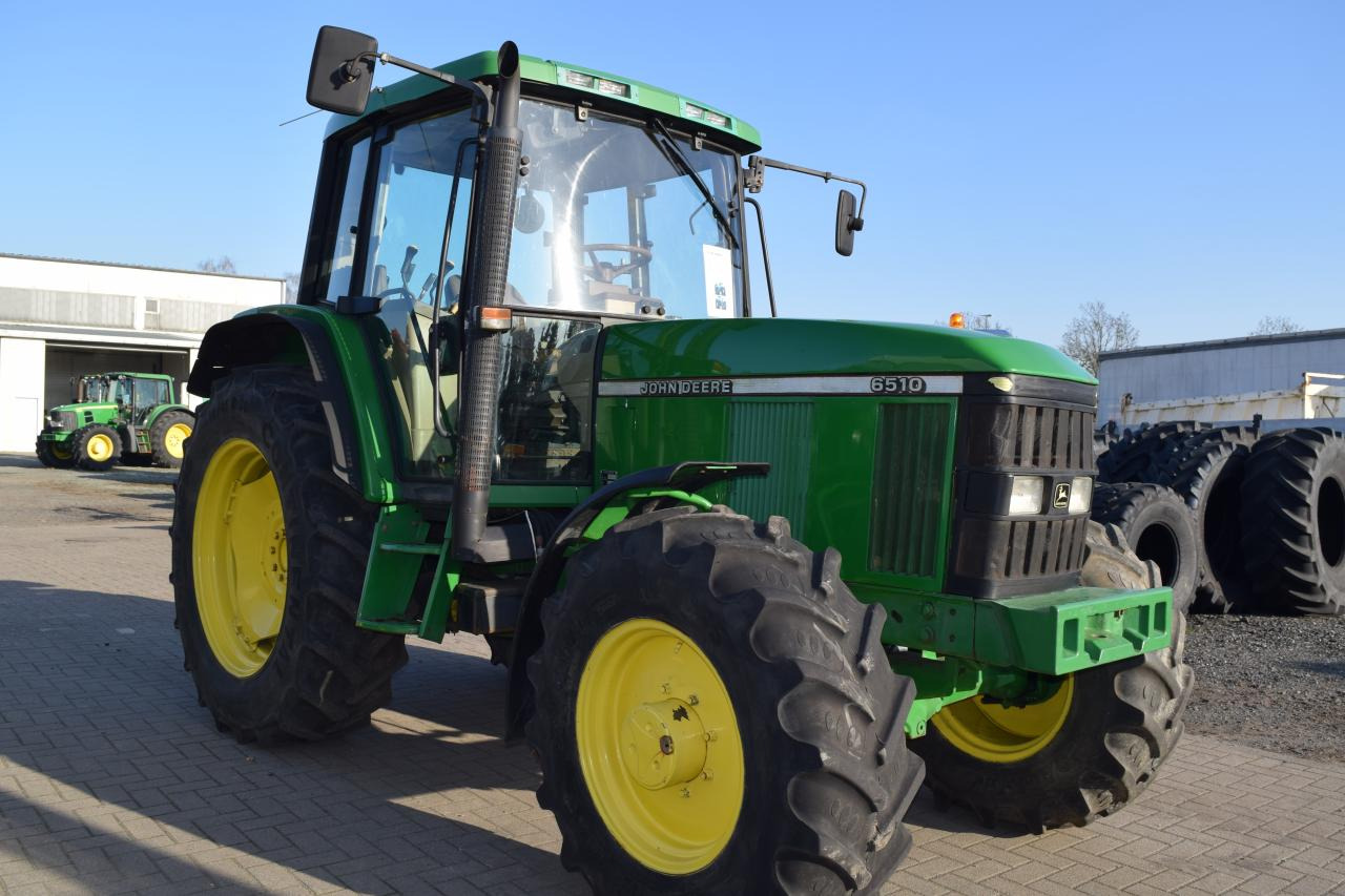 John Deere 6510 - Tractor: foto 1 John Deere 6510 - Tractor: foto 1