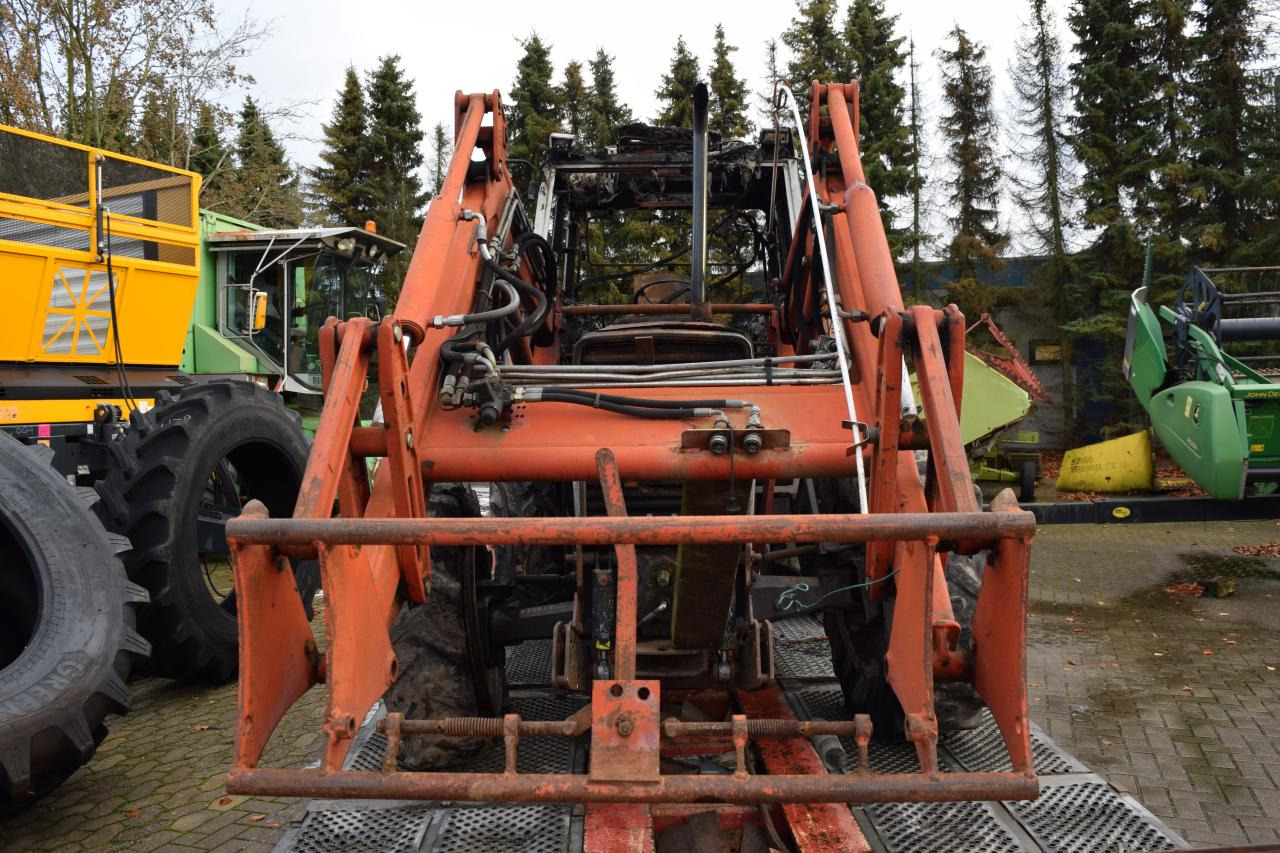 Massey Ferguson MF 390 T *Brandschaden* - Tractor: foto 3 Massey Ferguson MF 390 T *Brandschaden* - Tractor: foto 3